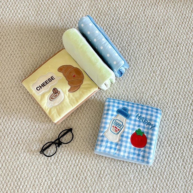 Brinquedo Livro para Cães e Gatos Amarelo com Som e Esconde-Petisco - Imagem 5