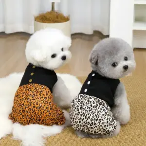 macacão para cães com estampa de leopardo