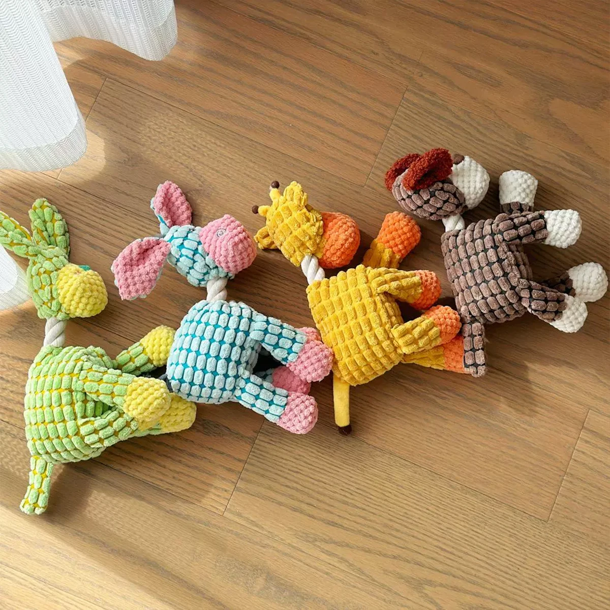 Brinquedo de Pelúcia Burro para Cães com Apito Interno de 22 a 25,5 cm - Imagem 2