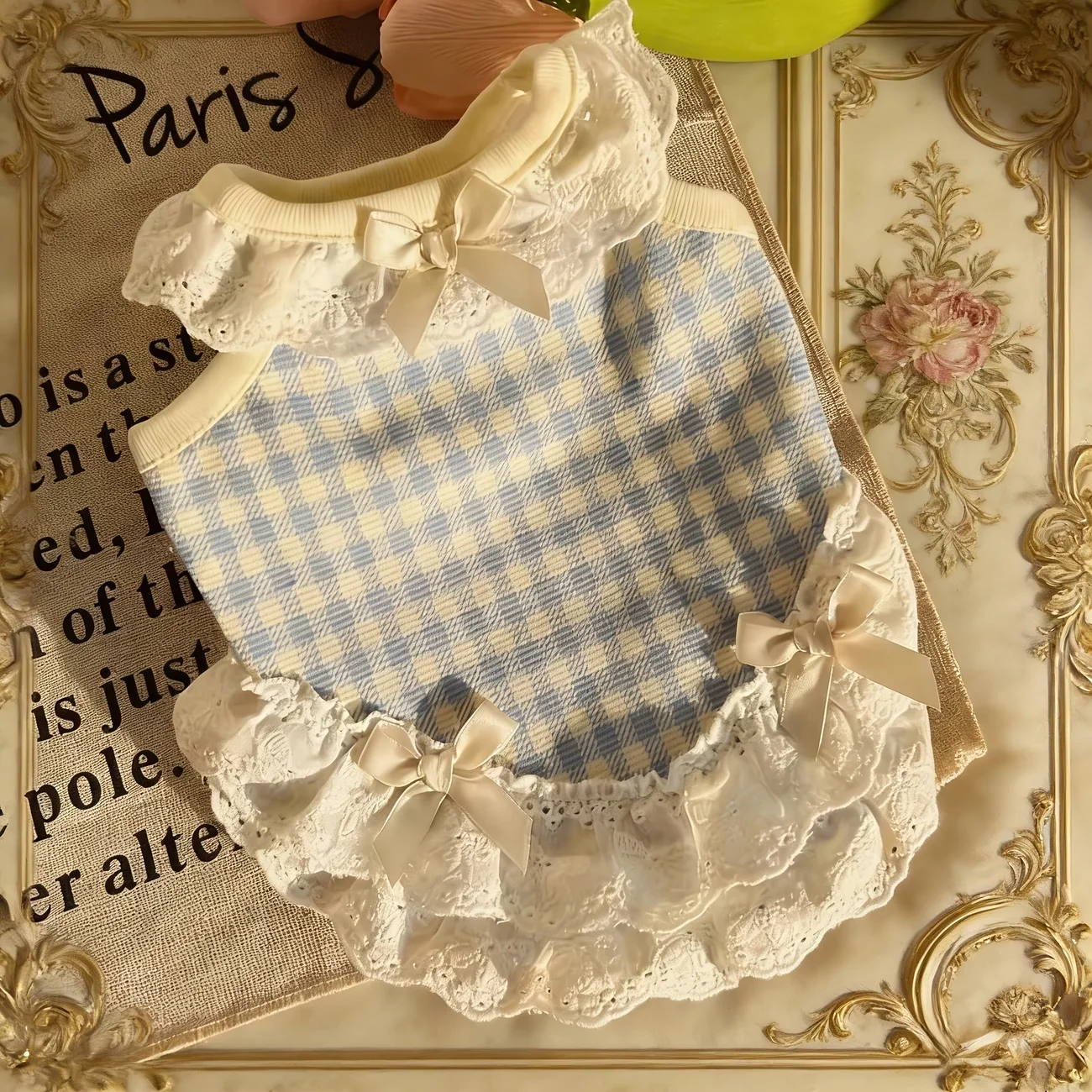 Vestido Xadrez para Cães e Gatos Pequenos com Laço e Babados - Image 4