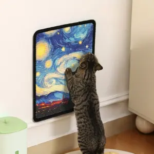 pós de arranhar para gatos montado na parede
