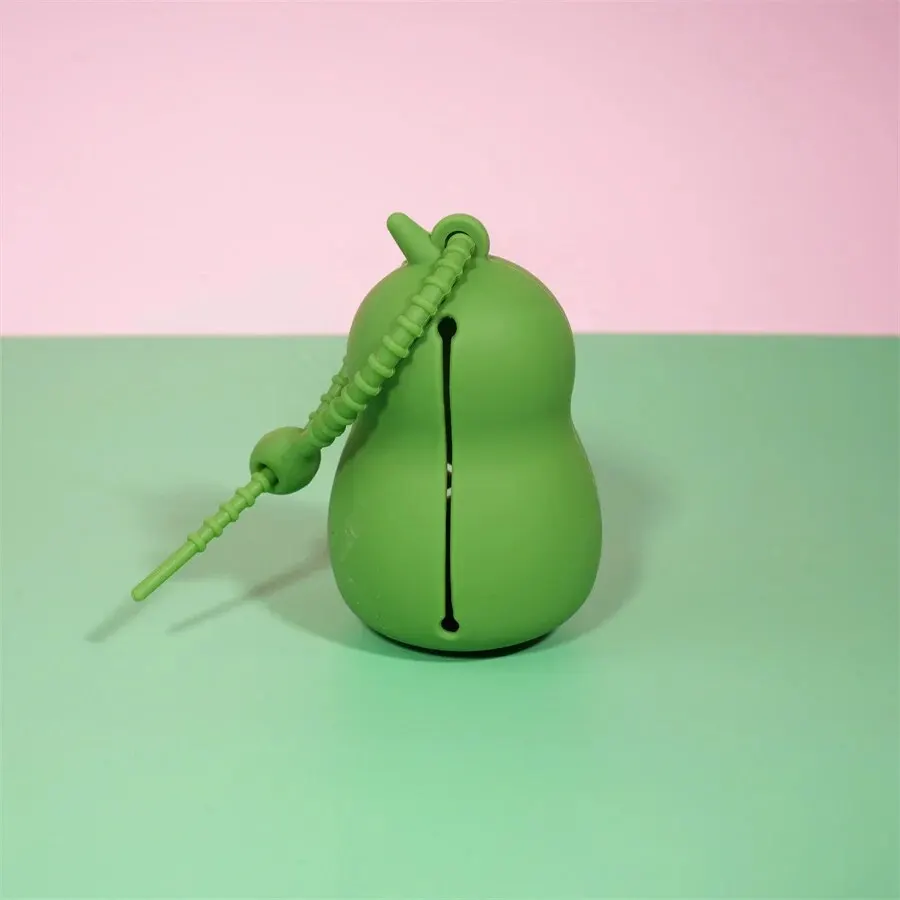 Dispensador de Sacos Higiênicos para Cães em Silicone com Presilha - Imagem 4