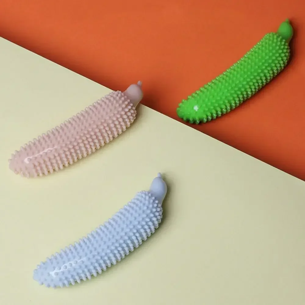 Brinquedo para Cães TPE em Forma de Pepino, Ajuda na Limpeza dos Dentes - Imagem 5