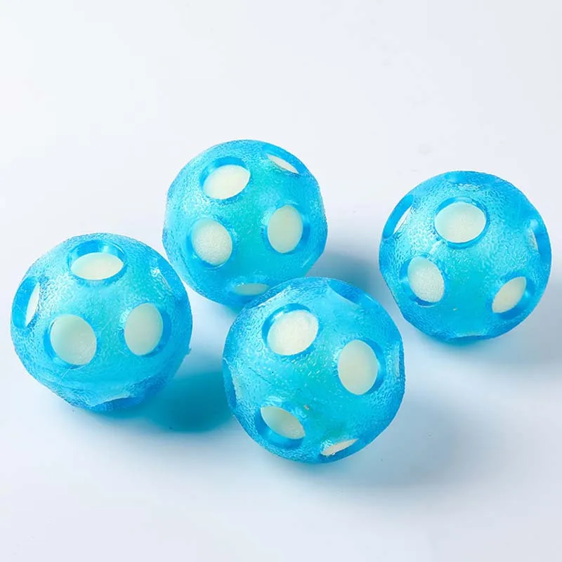 Bola Flutuante para Cães TPR Interativa Azul - Imagem 2