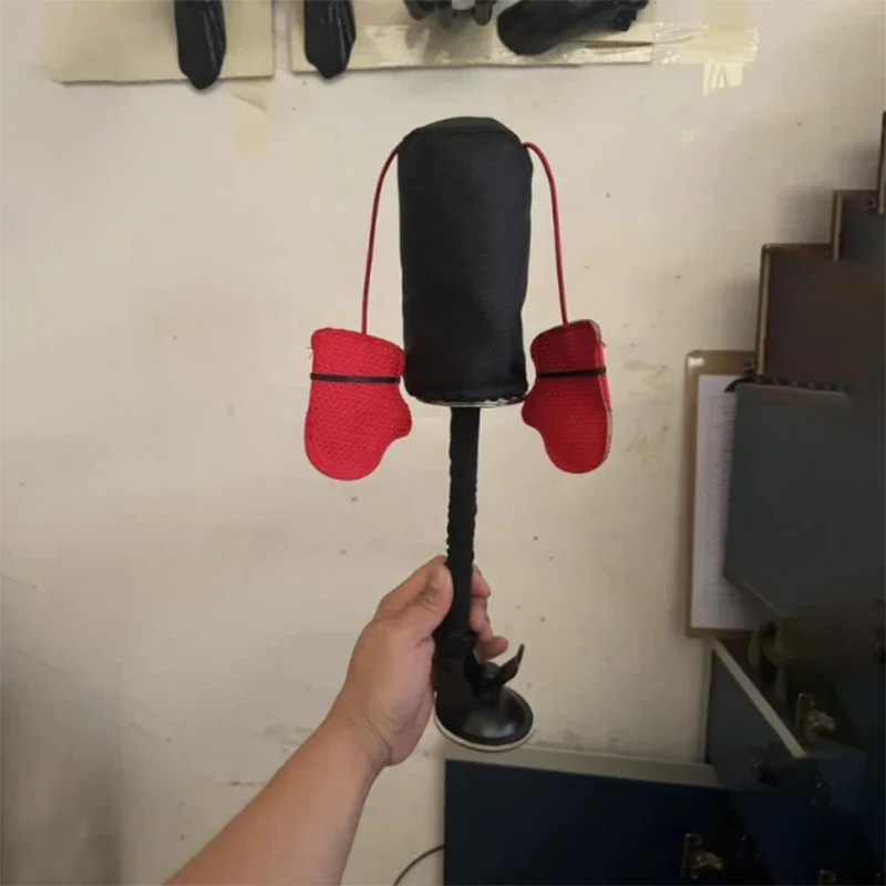 Brinquedo de Boxe para Gatos com Ventosa Fixa em Superfície Lisa - Imagem 5