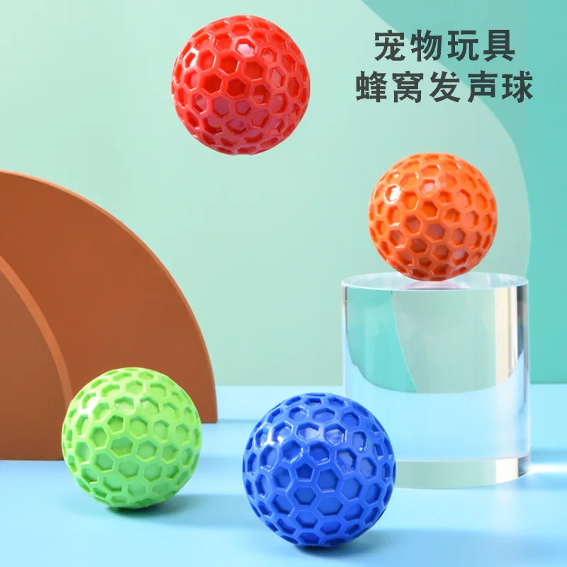 Brinquedo para Cães de Borracha Natural com Sabor Carne e Design Hexagonal - Imagem 5