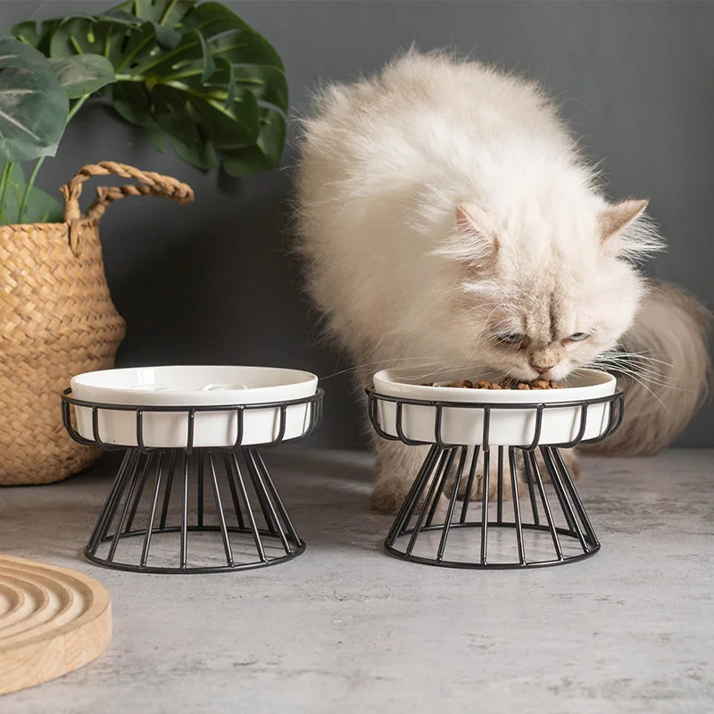 Tigela Elevada para Cães e Gatos de Cerâmica Antiderrapante - Image 3