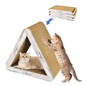 arranhador para gatos de papelão triangular