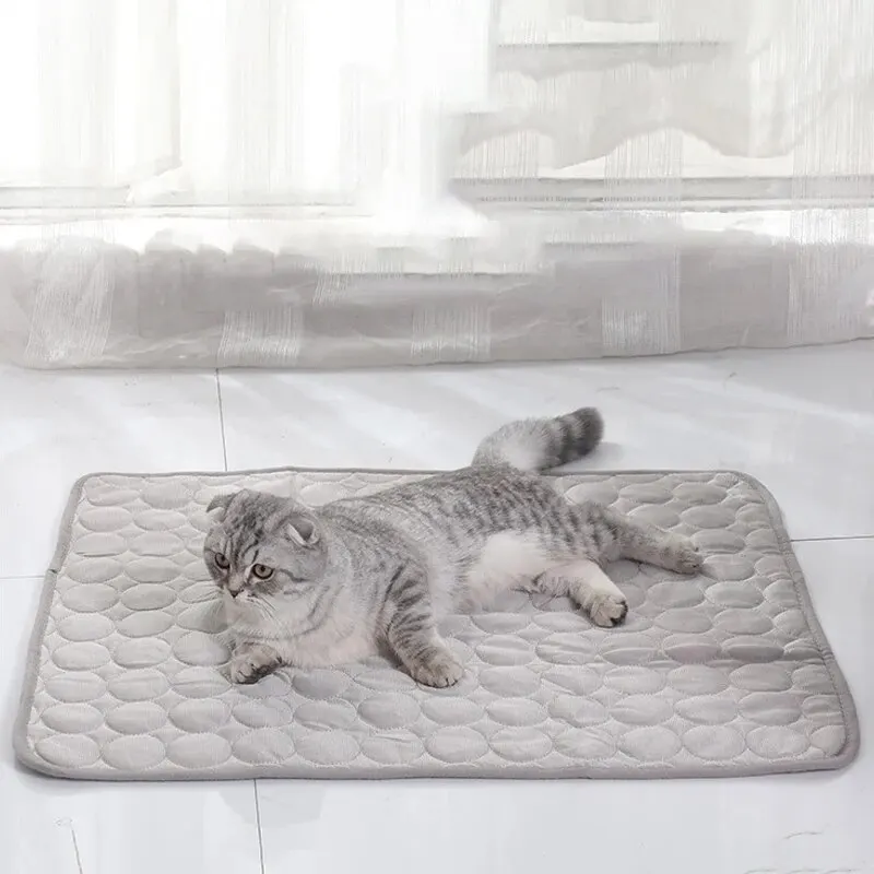 Manta Refrescante para Cães e Gatos de Gelo para Sofá - Image 3