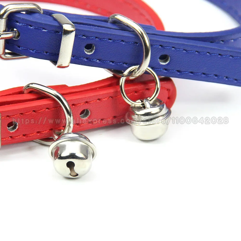 Coleira para Gatos e Cães Pequenos de Couro PU com Sino Ajustável - Imagem 3