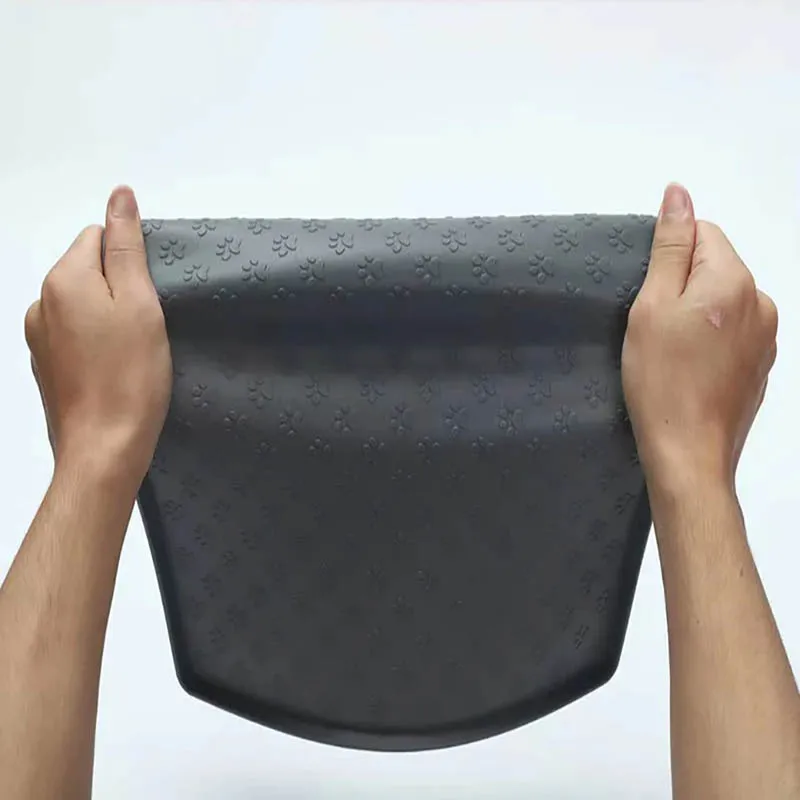 Tapete de Silicone para Cães e Gatos Preto 48x30 cm Impermeável - Image 4
