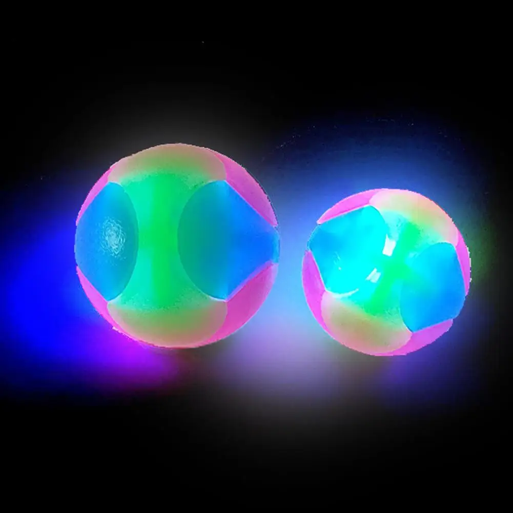 Bola Brinquedo para Cães e Gatos de LED com Luzes que Pisca - Imagem 4