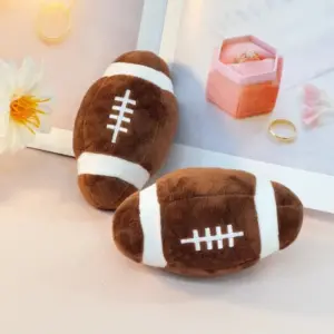 brinquedo de futebol e rugby para cães
