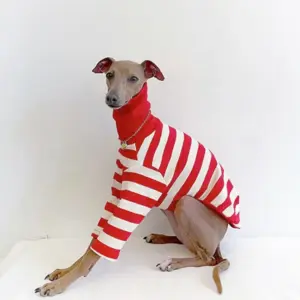 roupa listrada vermelha para cães e gatos