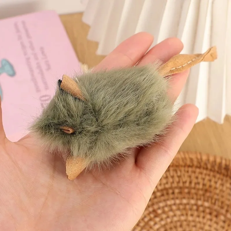 Brinquedo de Rato para Gatos de Pelúcia com Som Estridente - Imagem 5