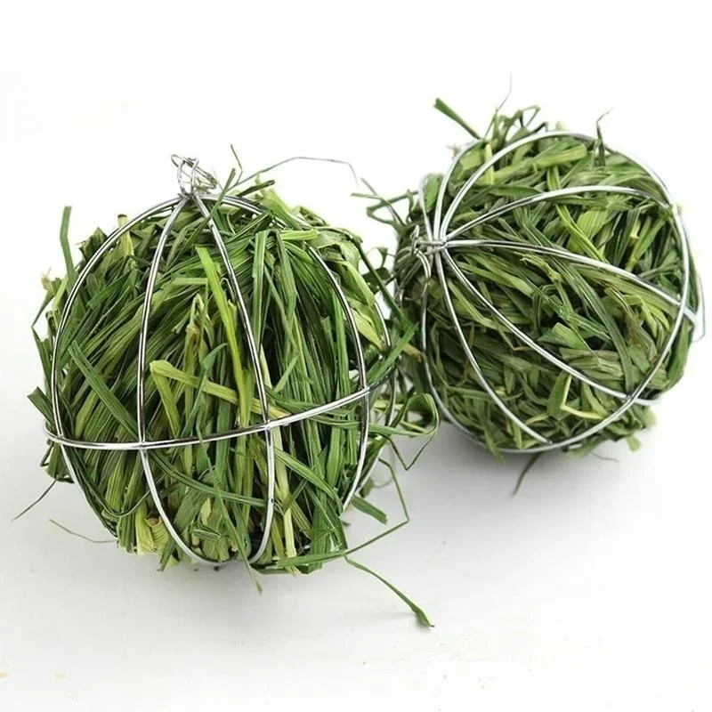 Bolinha Porta Feno para Roedores de Aço Inoxidável 8,5 cm com Gancho - Imagem 3