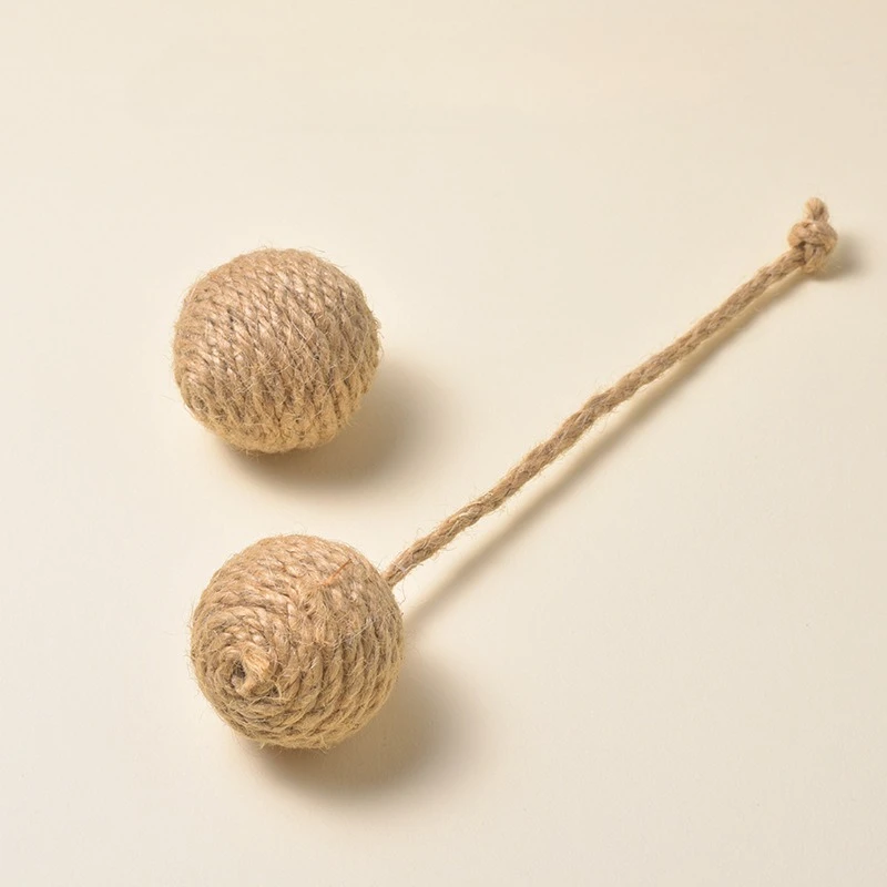 Brinquedo de Sisal para Gatos com Pena e Formato de Rato - Image 4