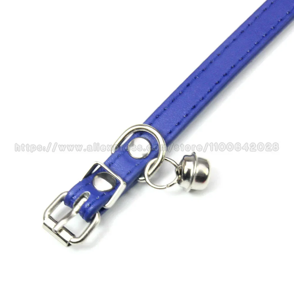 Coleira para Gatos e Cães Pequenos de Couro PU com Sino Ajustável - Imagem 4