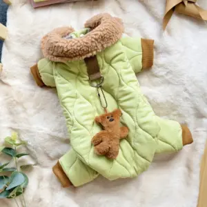 roupa macacão verde para filhote