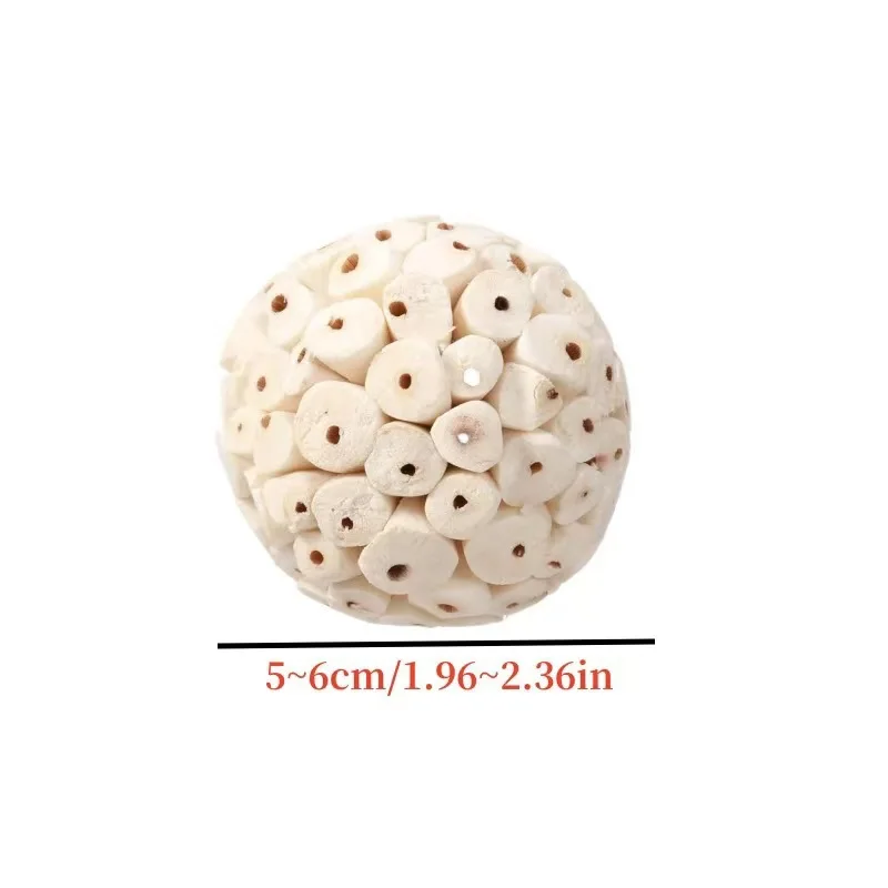 Brinquedo Bola para Papagaio de Plantas Naturais para Mastigar - Imagem 2