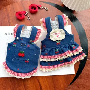 vestido jeans para cães com coleira