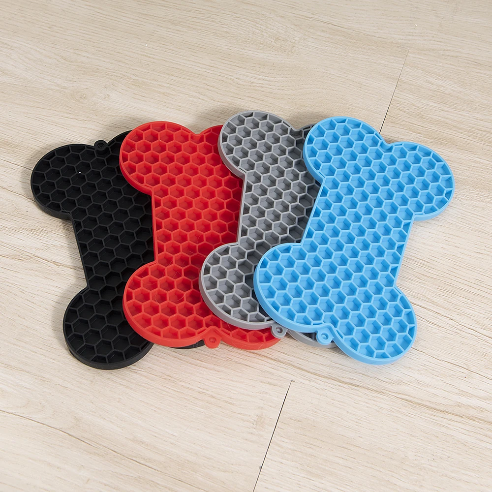 Tapete de Silicone para Cães e Gatos em Formato de Osso com Ventosas - Imagem 4