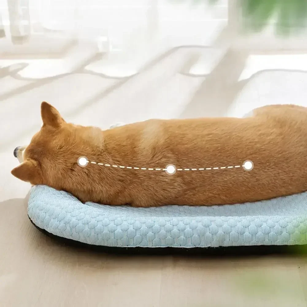 Cama Refrescante para Cães e Gatos de Seda Gelada Antiderrapante - Imagem 3