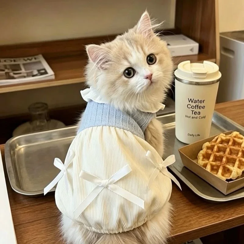 Vestido para Cães e Gatos Pequenos Estilo Uniforme Escolar com Laço - Image 4