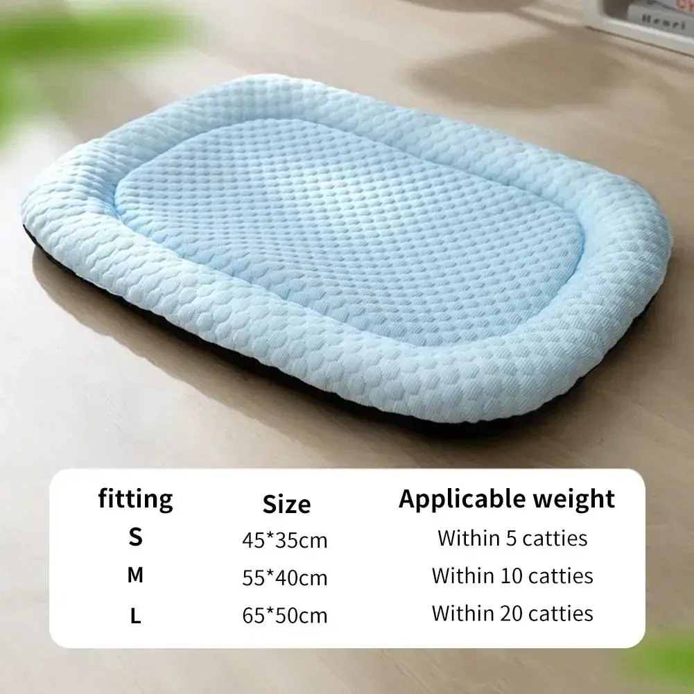 Cama Refrescante para Cães e Gatos de Seda Gelada Antiderrapante - Imagem 6