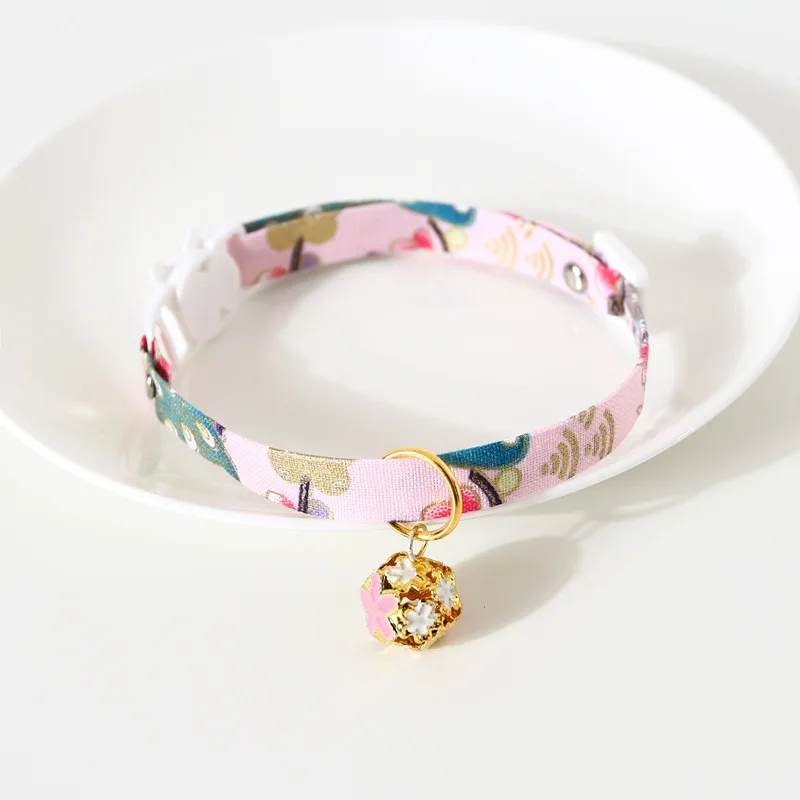 Coleira Floral para Cães e Gatos Ajustável com Sino - Image 5