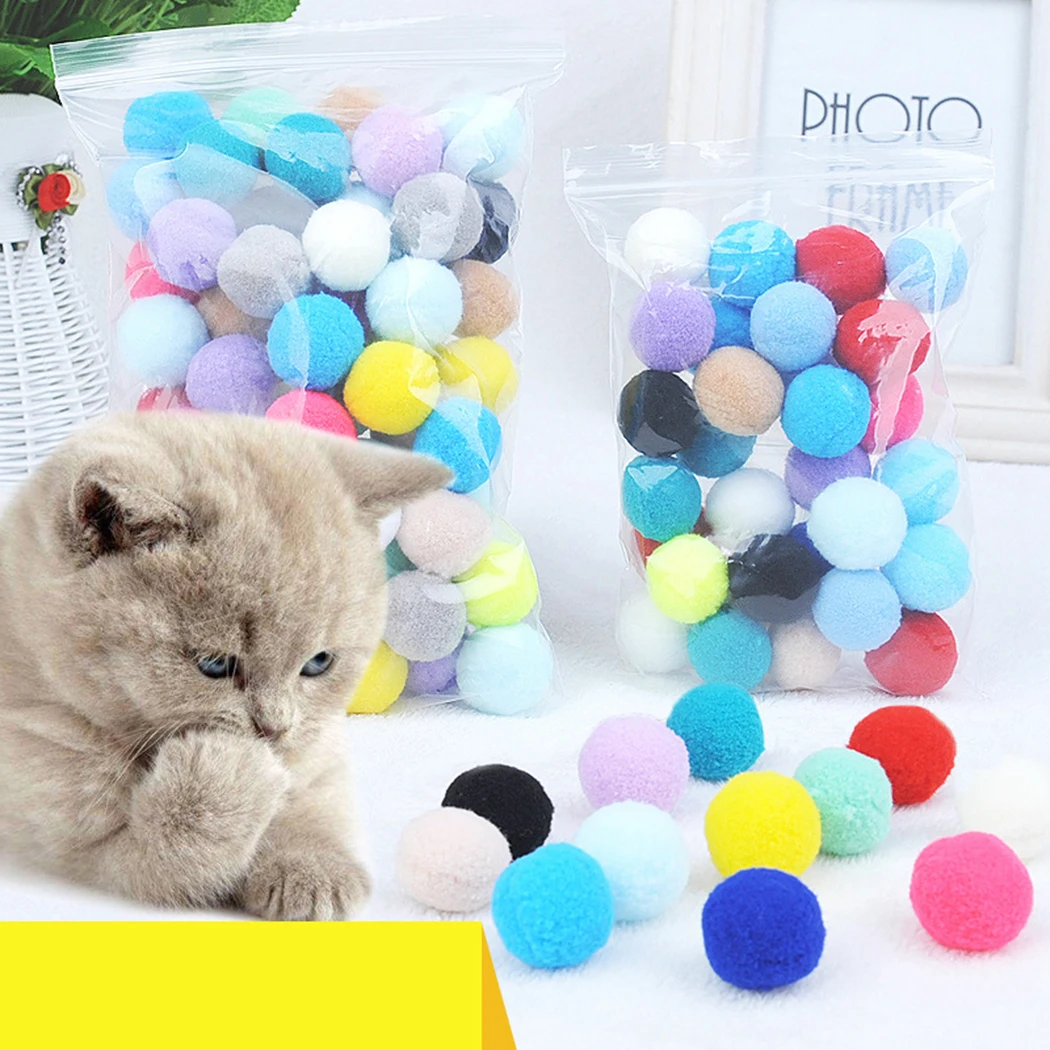 bolas de pelúcia para gatos coloridas
