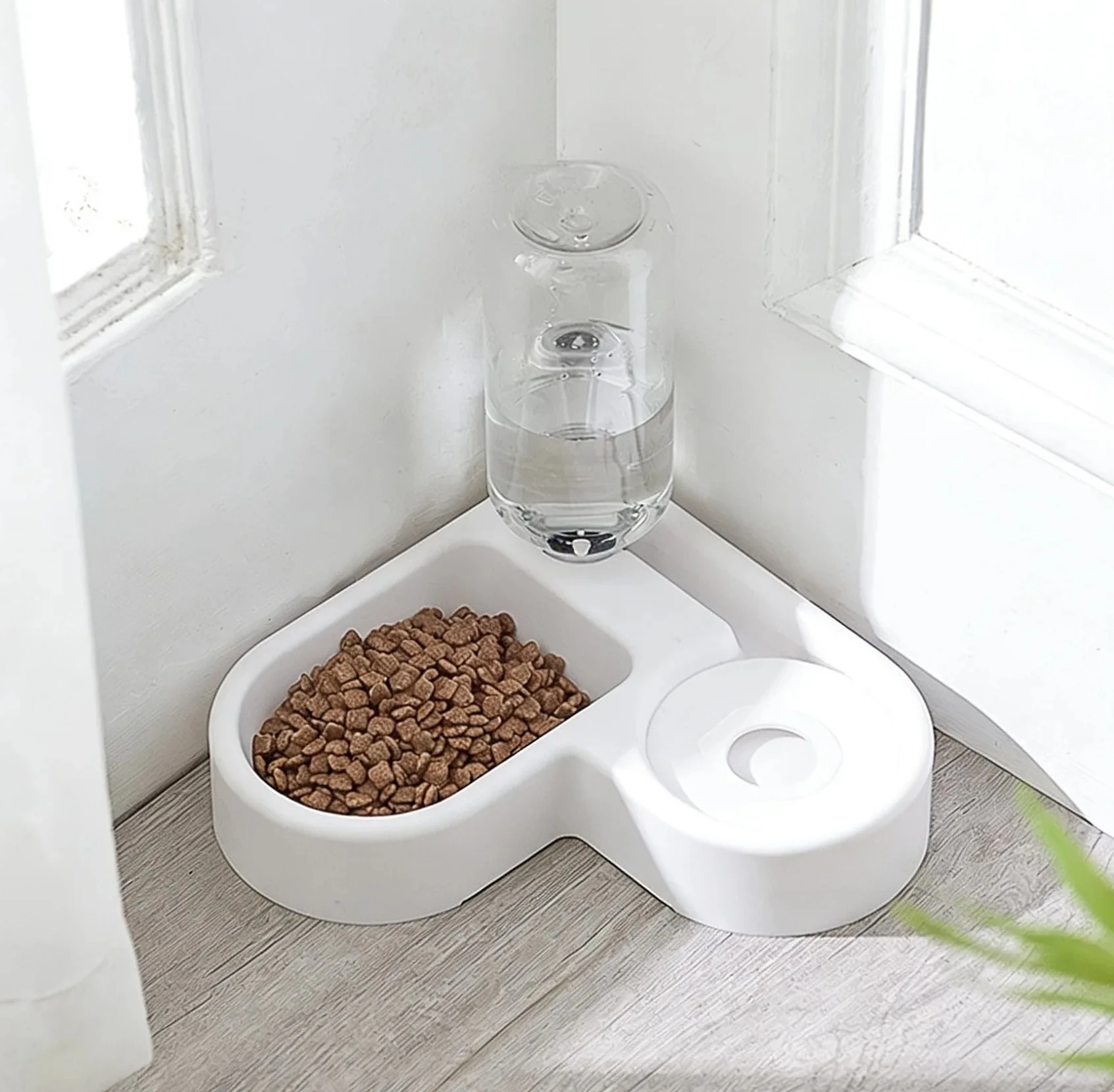 Comedouro Duplo para Cães e Gatos Pequenos com Bebedouro Automático - Imagem 5