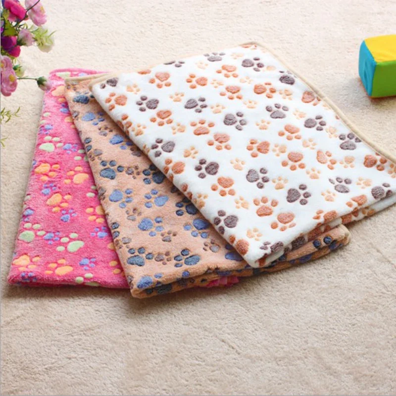 Manta de Flanela para Cães e Gatos com Estampa de Pata - Image 2