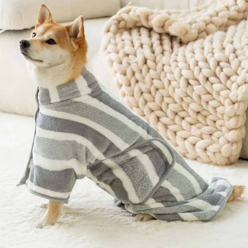 Roupão Listrado para Cães e Gatos de Fleece Coral Absorvente - Image 2