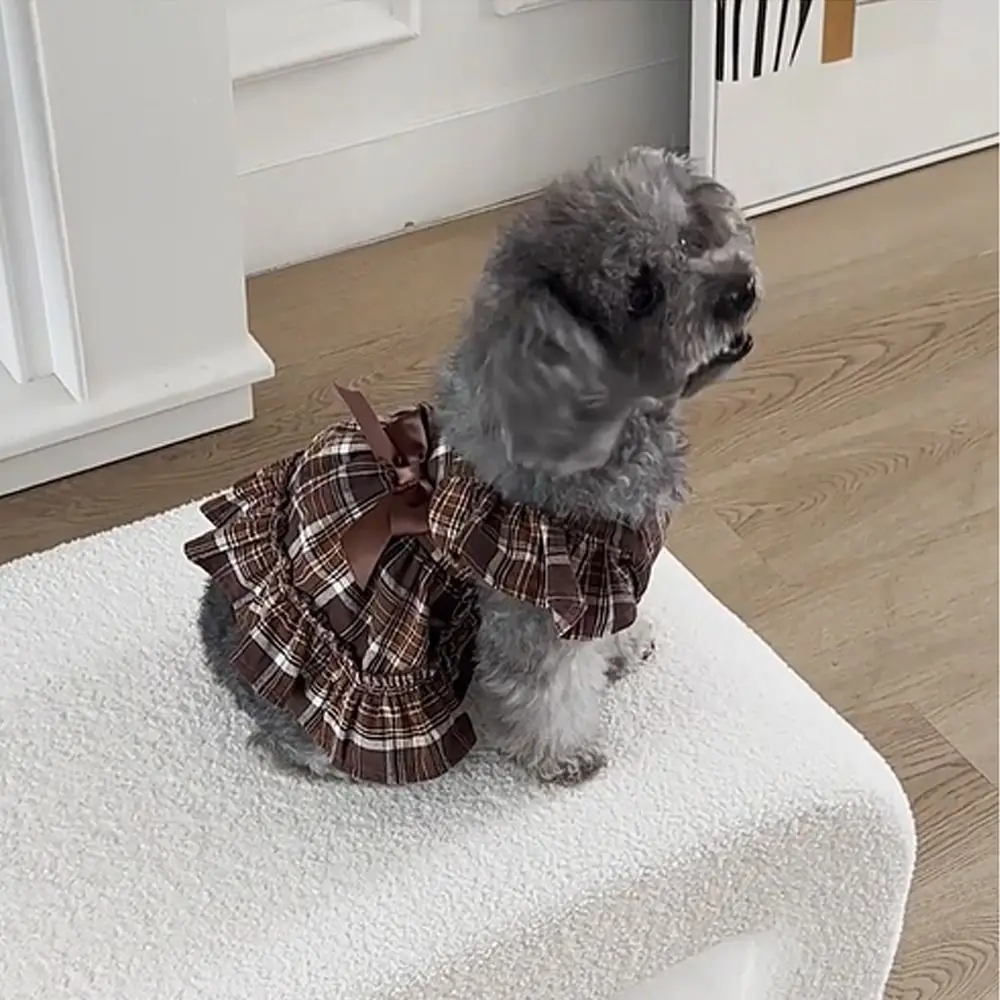 Vestido para Cães Pequenos de Poliéster com Design Xadrez Fino - Image 4