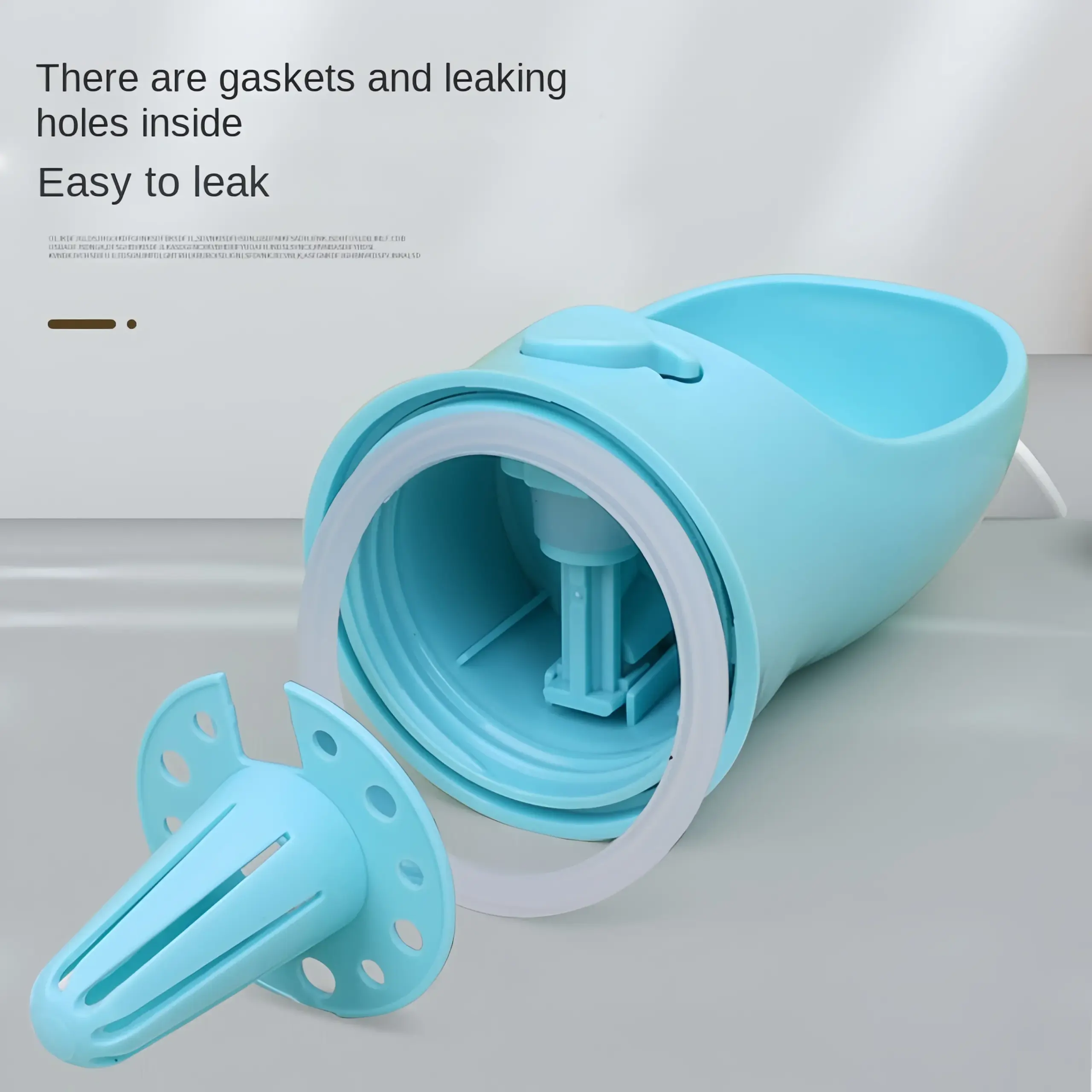 Garrafa de Água Portátil para Cães e Gatos com Dispensador de Comida - Imagem 4