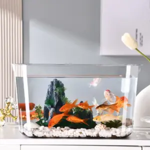 aquário de plástico transparente