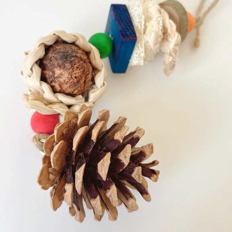 Brinquedo para Pássaros de Mastigar com Pinha e Corda de Algodão - Imagem 4