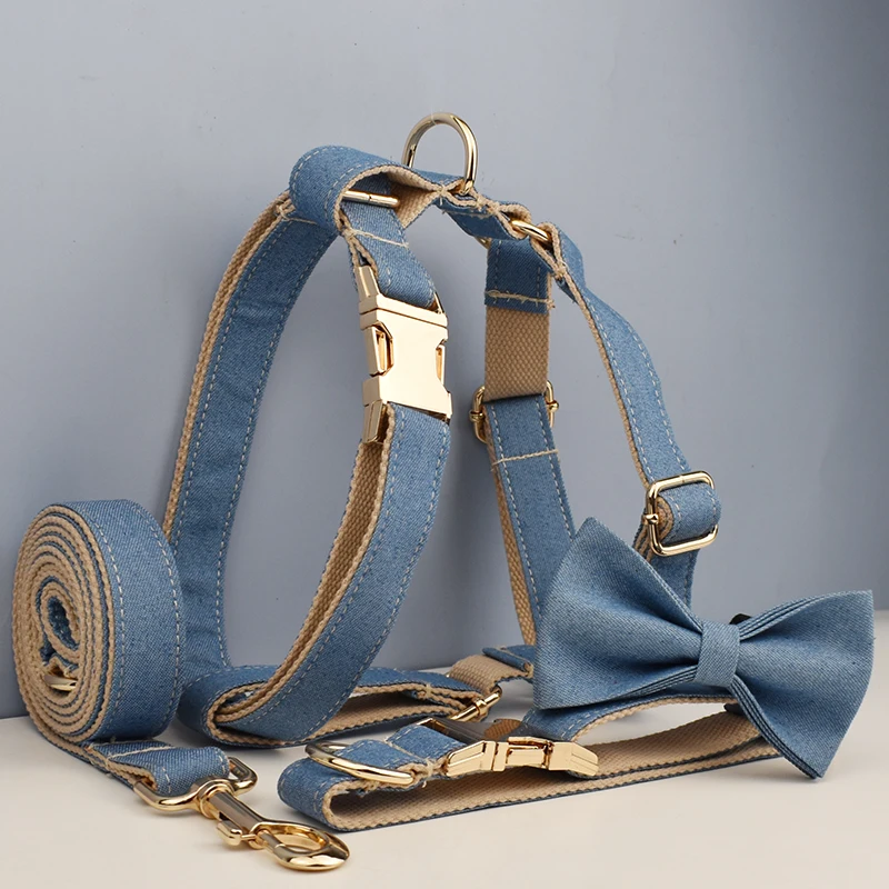 coleira e guia para cães em jeans