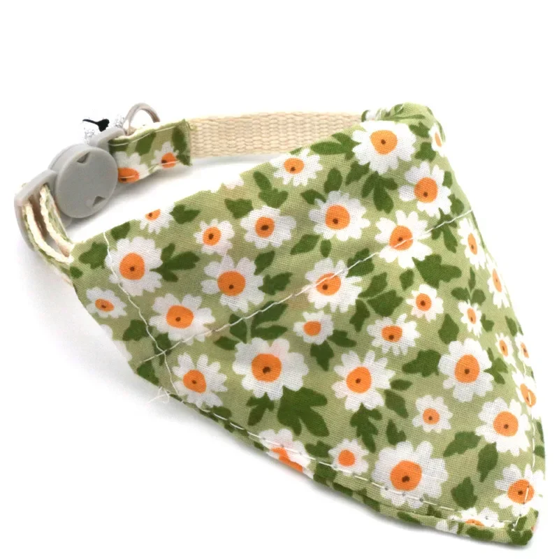 Bandana Triângulo para Cães Ajustável para Pescoços de 19-32 cm - Image 5