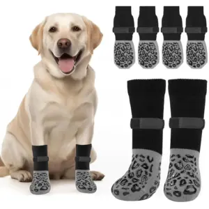 meias antiderrapantes para cães
