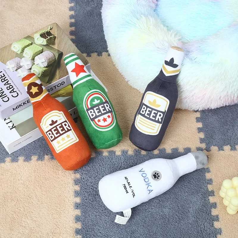 Brinquedo de Pelúcia para Cães Garrafa de Cerveja com Som de Apito - Imagem 4