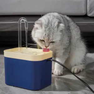 fonte de água para gatos e cães