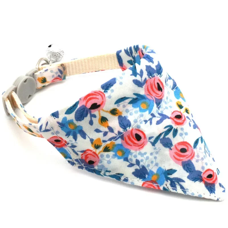 Bandana Triângulo para Cães Ajustável para Pescoços de 19-32 cm - Image 3