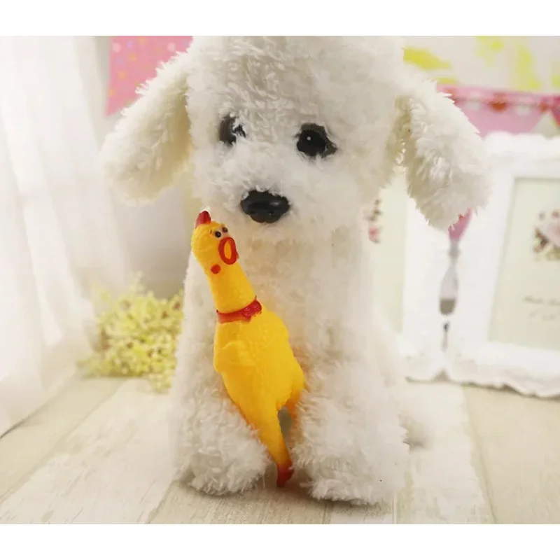 Brinquedo de Borracha para Cães Frango Amarelo com Som 17 cm - Imagem 3