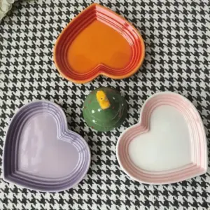 tigela de cerâmica para cães e gatos