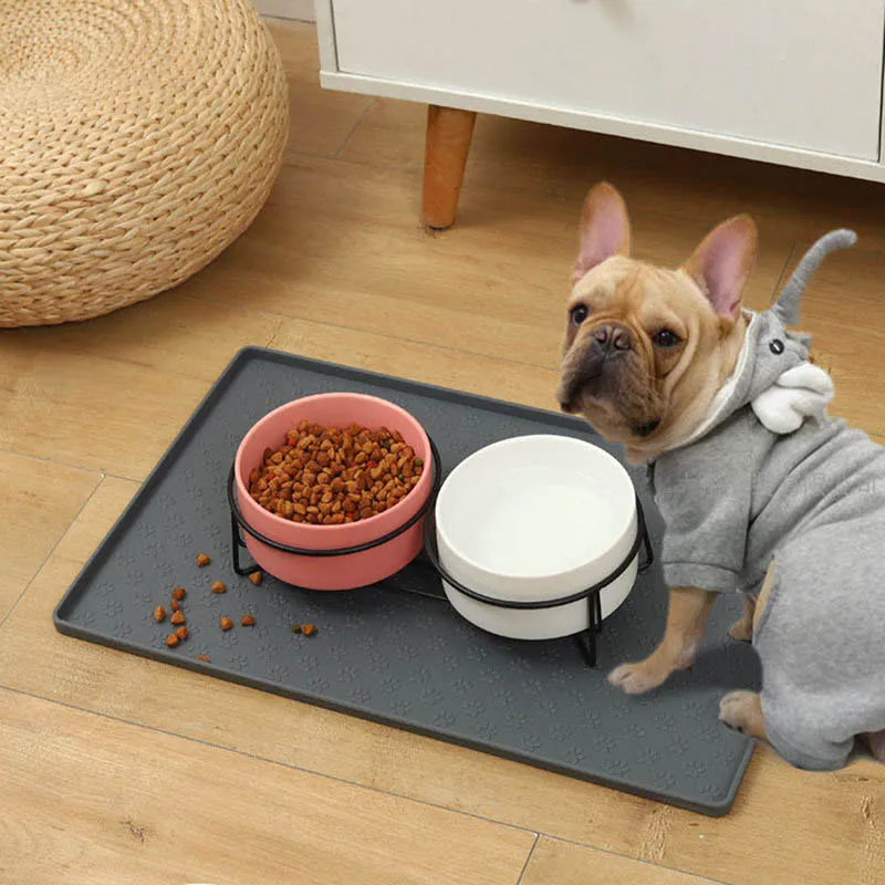 Tapete de Silicone para Cães e Gatos Preto 48x30 cm Impermeável - Image 3