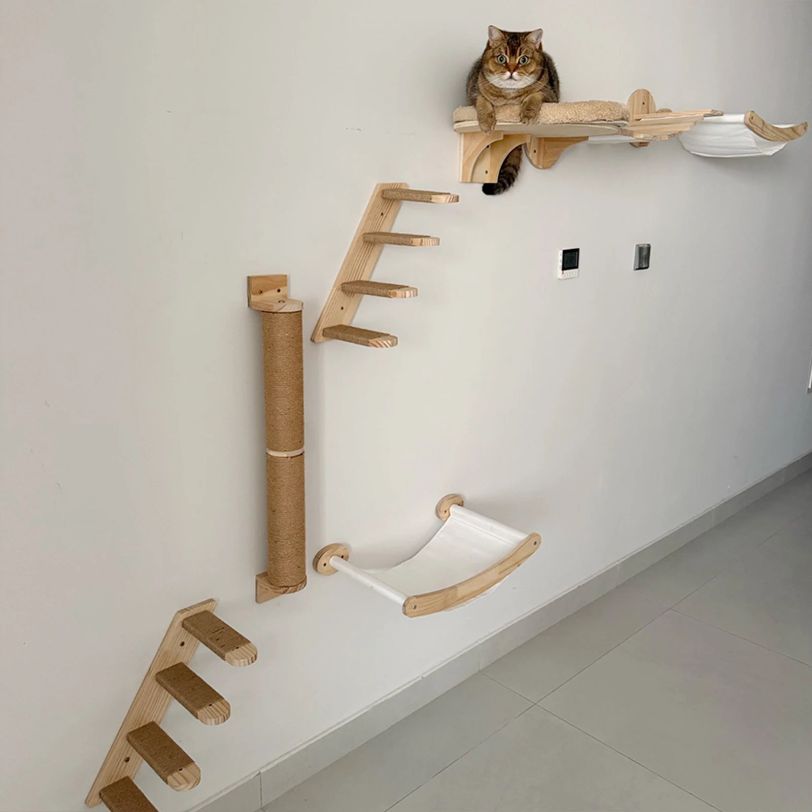 Prateleira para Gatos de Parede com Poste Arranhador - Image 5