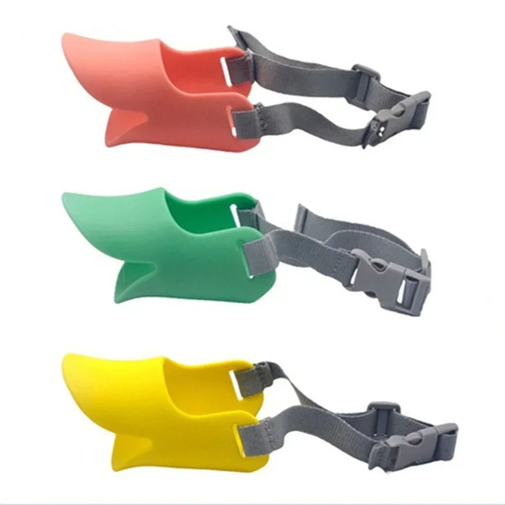 Focinheira de Silicone para Cães com Alça Ajustável - Imagem 5