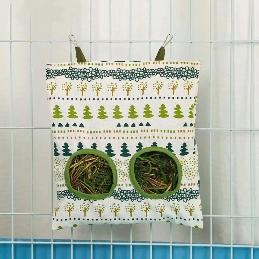 Bolsa de Feno Suspensa de Lona para Coelhos e Porquinhos-da-Índia com 2 Furos - Imagem 2
